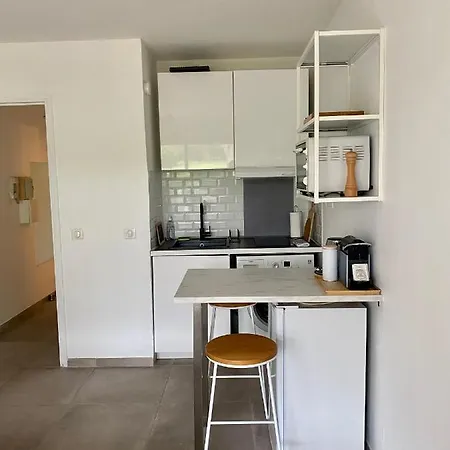 アパート Le Maya - Avec Piscine アンティーブ